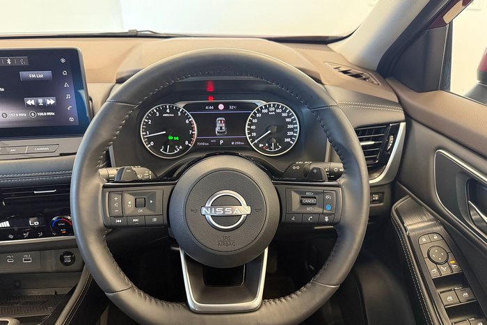 2025 Nissan X-TRAIL ST-L