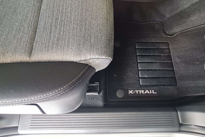 2025 Nissan X-TRAIL ST
