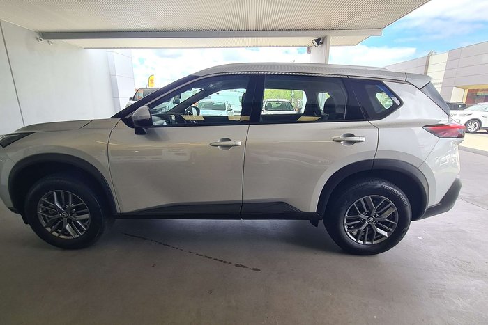 2025 Nissan X-TRAIL ST