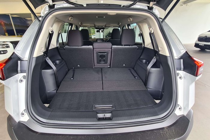 2025 Nissan X-TRAIL ST