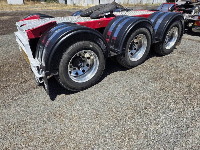 2025 Freightmore Tri