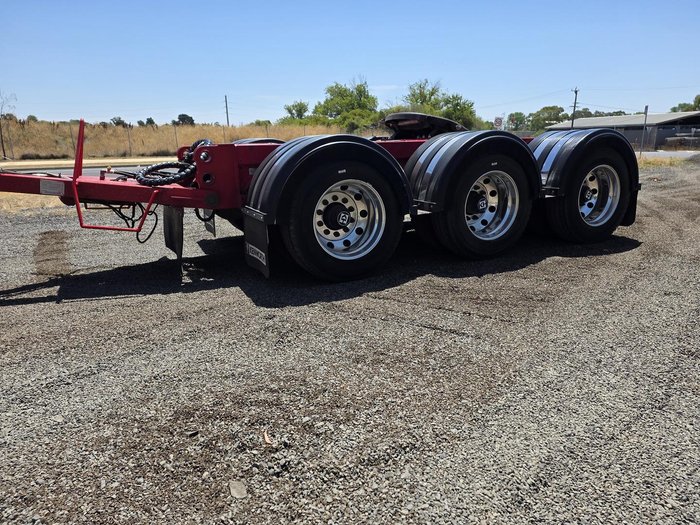 2025 Freightmore Tri