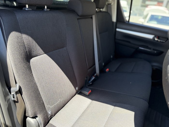 2021 Toyota Hilux SR5