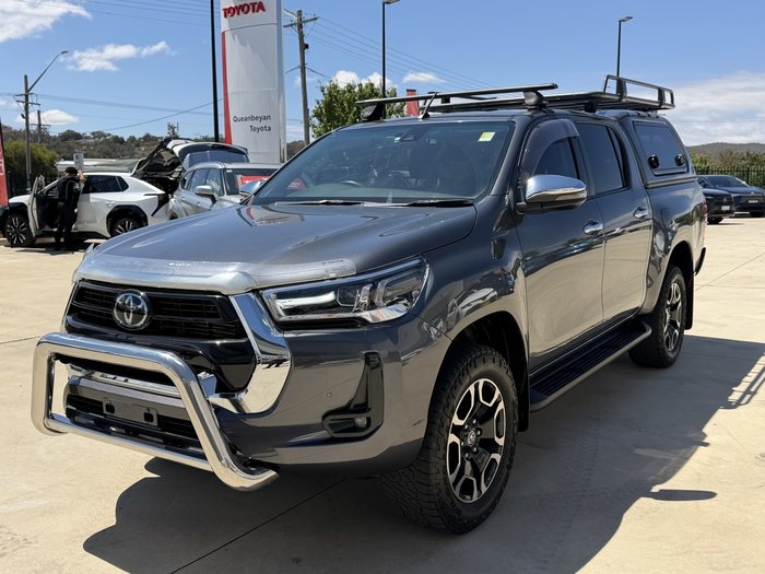 2021 Toyota Hilux SR5