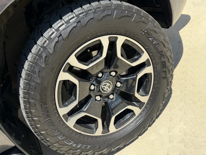 2021 Toyota Hilux SR5