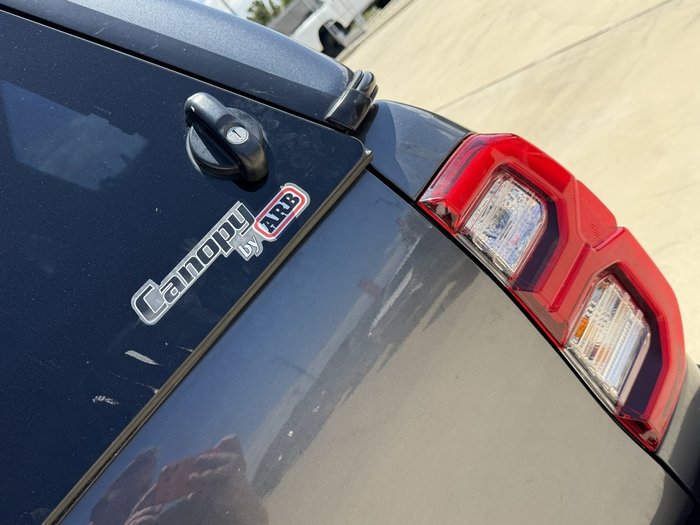 2021 Toyota Hilux SR5