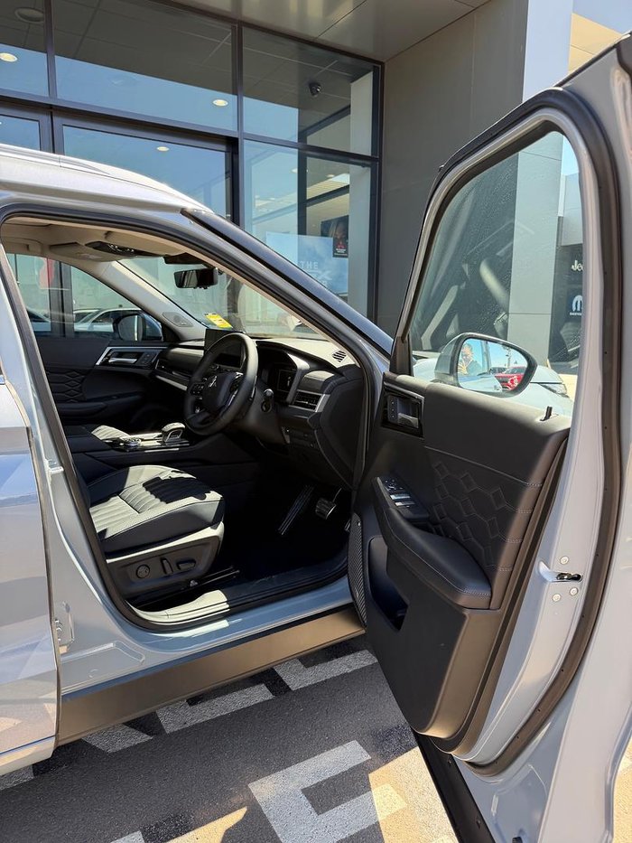 2025 Mitsubishi Outlander Exceed