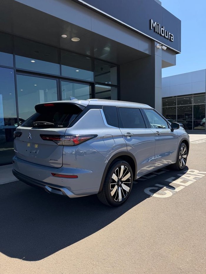 2025 Mitsubishi Outlander Exceed