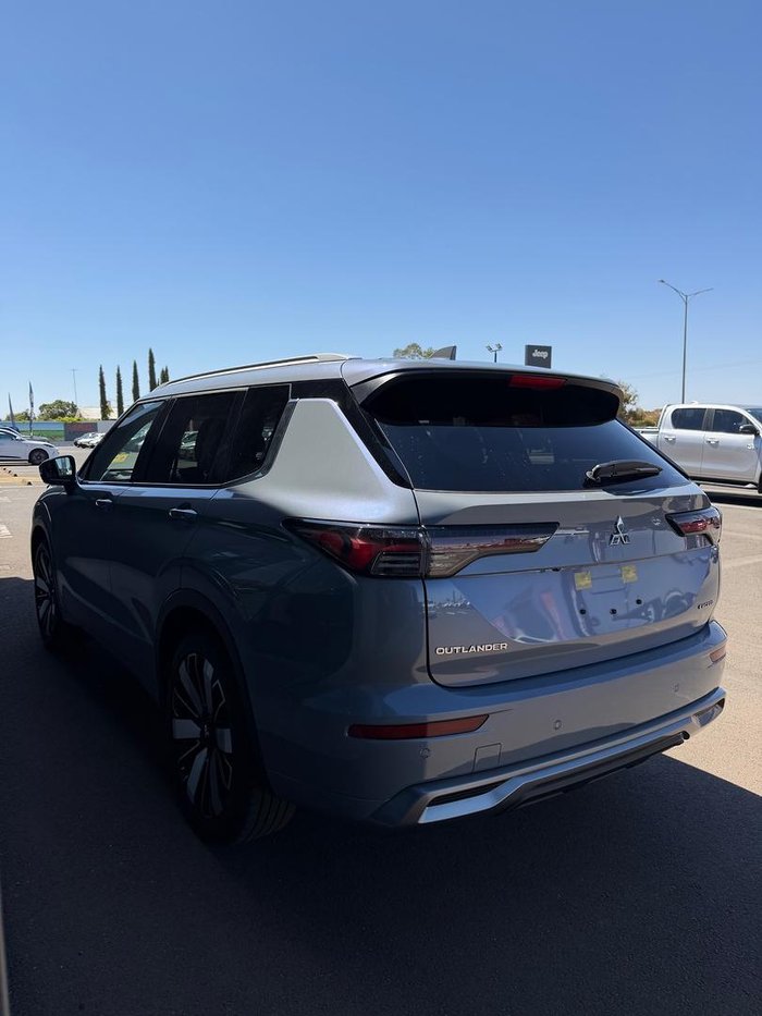 2025 Mitsubishi Outlander Exceed