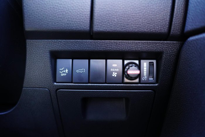 2025 Isuzu MU-X X-TERRAIN