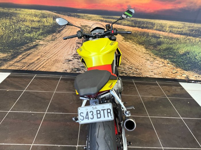 2021 APRILIA TUONO YELLOW