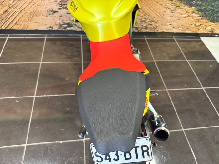 2021 APRILIA TUONO YELLOW