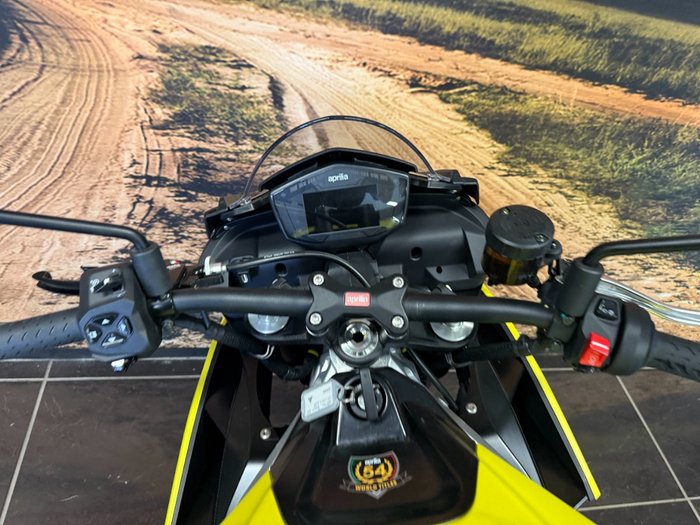 2021 APRILIA TUONO YELLOW