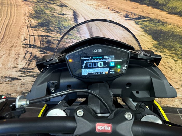 2021 APRILIA TUONO YELLOW