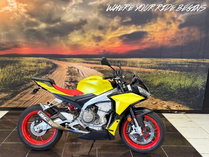2021 APRILIA TUONO YELLOW