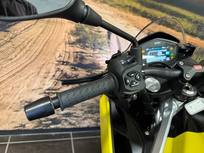 2021 APRILIA TUONO YELLOW