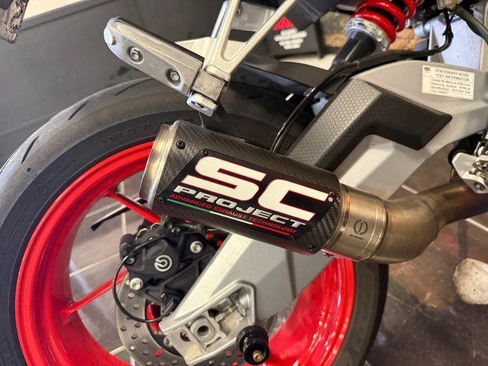 2021 APRILIA TUONO YELLOW