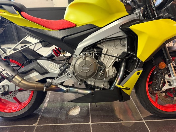 2021 APRILIA TUONO YELLOW