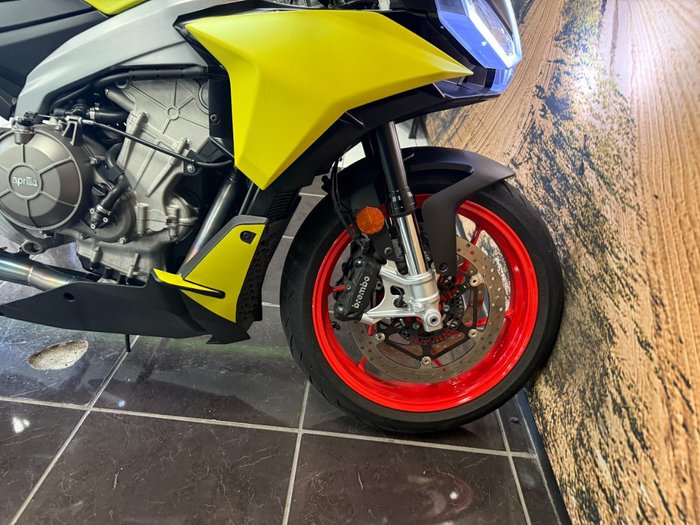 2021 APRILIA TUONO YELLOW