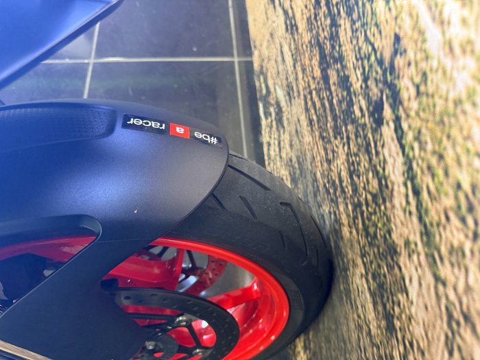 2021 APRILIA TUONO YELLOW