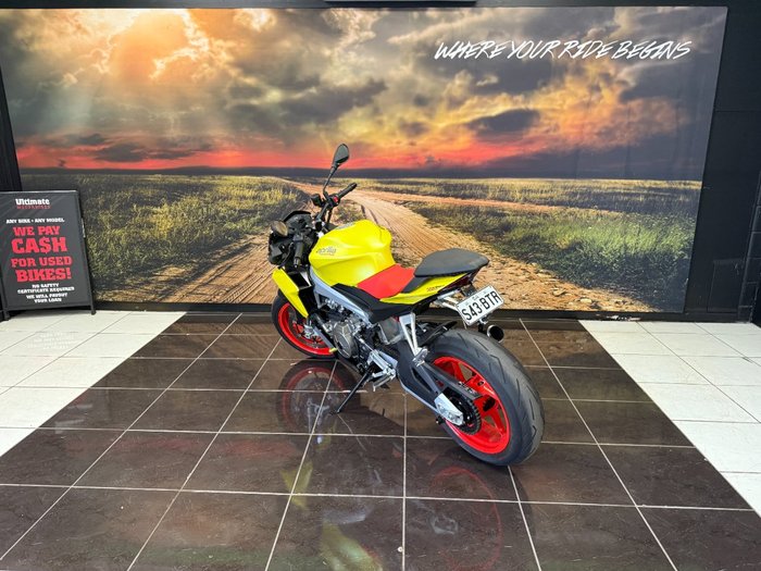 2021 APRILIA TUONO YELLOW