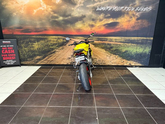 2021 APRILIA TUONO YELLOW