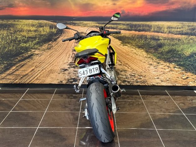 2021 APRILIA TUONO YELLOW