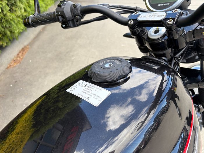 2023 MOTO GUZZI V7 STONE Black