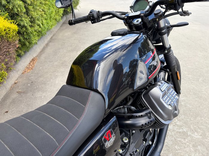 2023 MOTO GUZZI V7 STONE Black