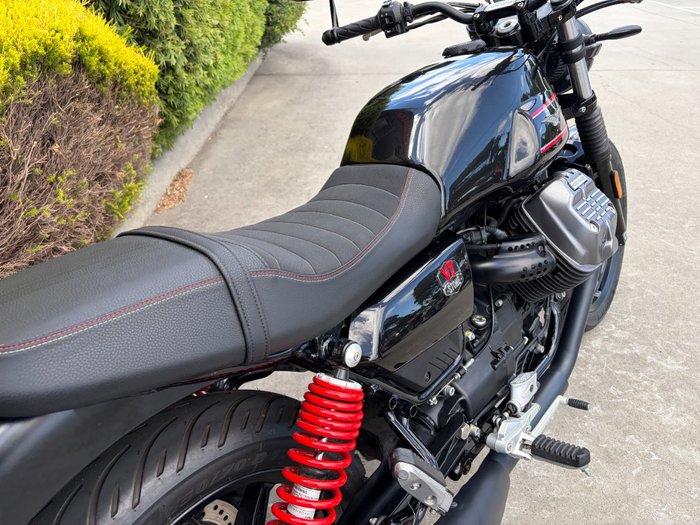2023 MOTO GUZZI V7 STONE Black