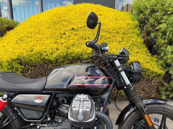 2023 MOTO GUZZI V7 STONE Black