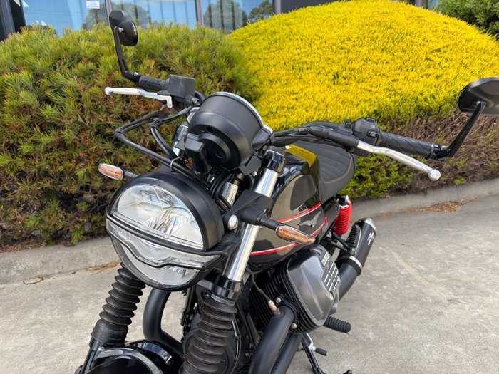 2023 MOTO GUZZI V7 STONE Black