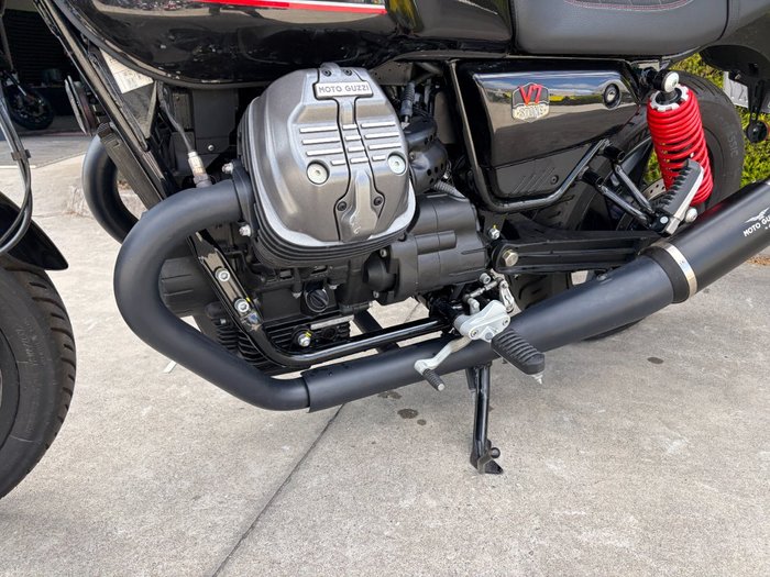 2023 MOTO GUZZI V7 STONE Black
