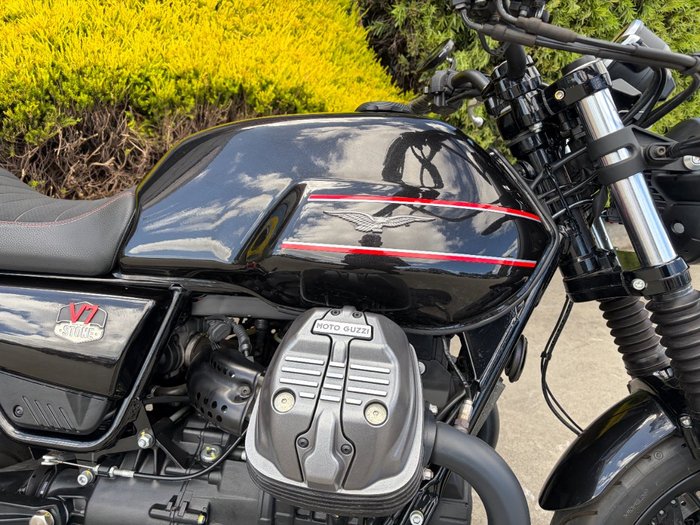 2023 MOTO GUZZI V7 STONE Black