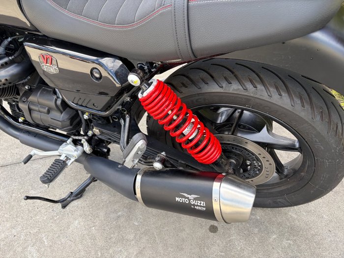 2023 MOTO GUZZI V7 STONE Black