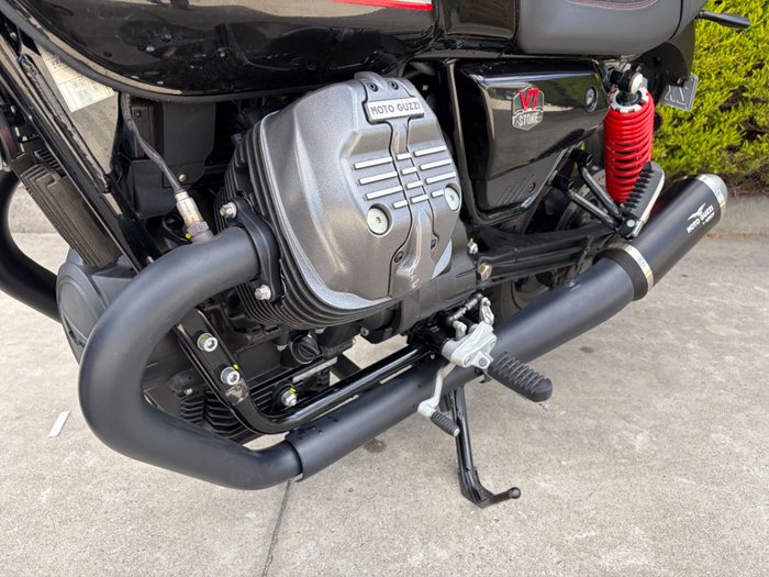 2023 MOTO GUZZI V7 STONE Black