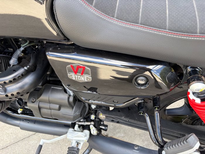 2023 MOTO GUZZI V7 STONE Black