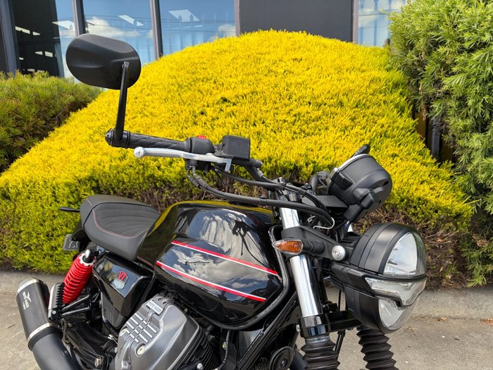 2023 MOTO GUZZI V7 STONE Black