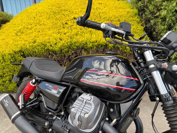 2023 MOTO GUZZI V7 STONE Black