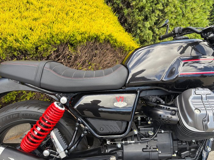 2023 MOTO GUZZI V7 STONE Black