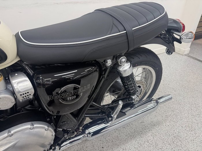 2026 Triumph 2026 Triumph 1200CC BONNEVILLE T120 Road Blue