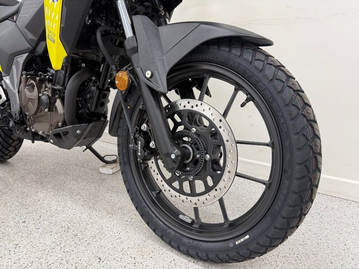 2025 Suzuki 2025 Suzuki 250CC V-STROM 250SX (DS250RLM5) Yellow