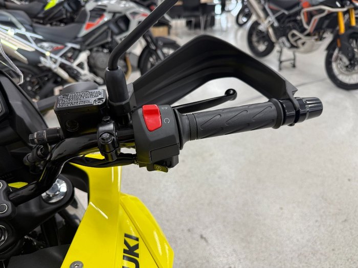 2025 Suzuki 2025 Suzuki 250CC V-STROM 250SX (DS250RLM5) Yellow