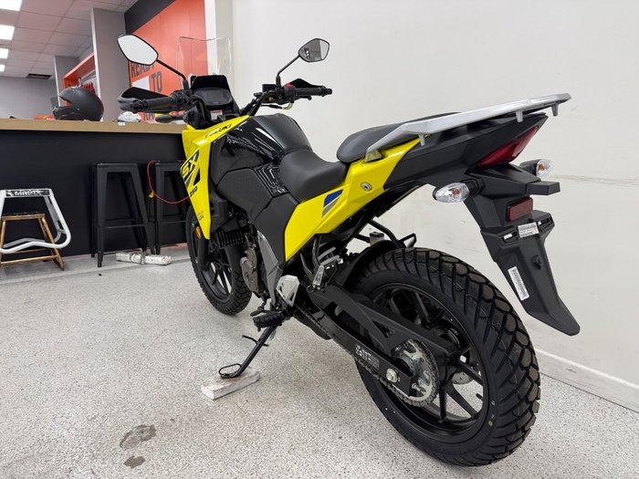 2025 Suzuki 2025 Suzuki 250CC V-STROM 250SX (DS250RLM5) Yellow