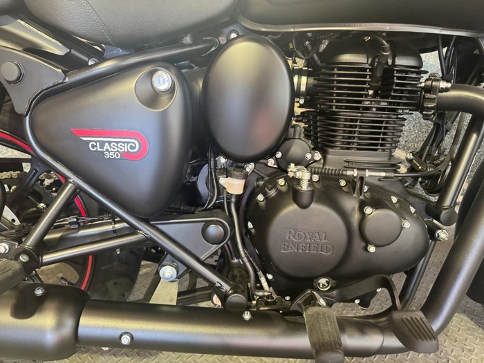 2024 Royal Enfield CLASSIC 350 DARK Black