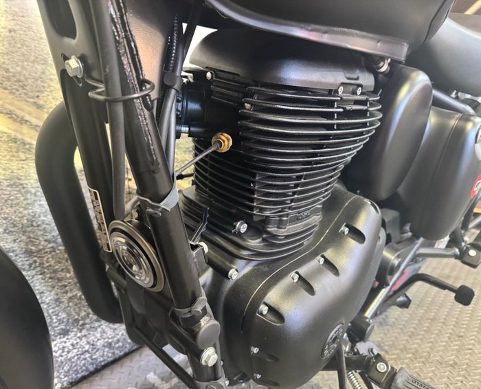 2024 Royal Enfield CLASSIC 350 DARK Black