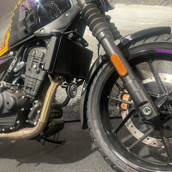 2025 Royal Enfield Guerrilla 450 Playa Black