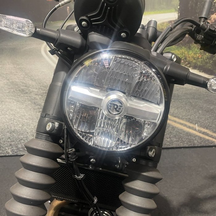 2025 Royal Enfield Guerrilla 450 Playa Black