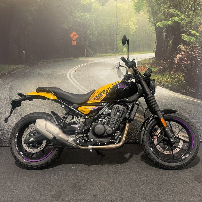 2025 Royal Enfield Guerrilla 450 Playa Black