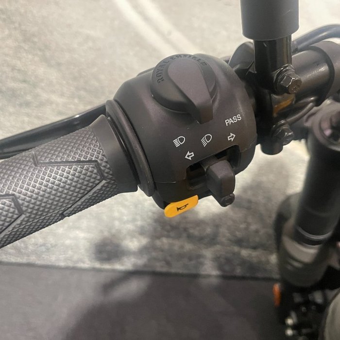 2025 Royal Enfield Guerrilla 450 Playa Black